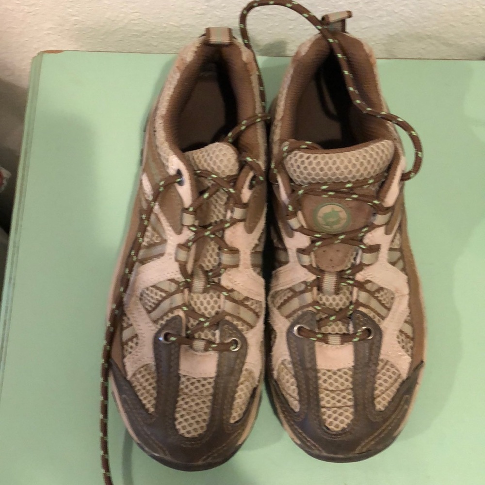 nevados hiking shoes